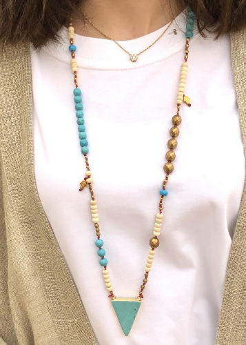 صورة Turquoise Triangle Bead Necklace (Red cord)