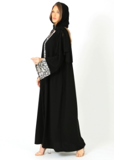 صورة عباية بحاشية خط عربي